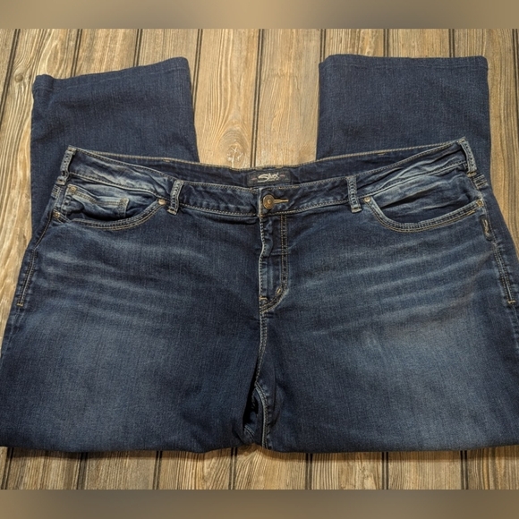 Silver Suki size 24 slim boot jeans that have been hemmed to a 28" inseam - Picture 8 of 11